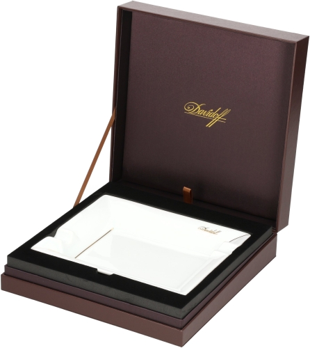Artikelbild des Artikels “Davidoff Porzellan Zigarrenascher Limoges “