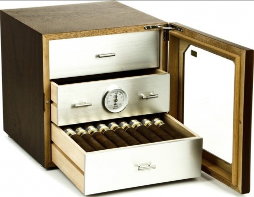 Artikelbild des Artikels “Adorini Humidor Chianti Walnuss-Alu medium deluxe V-1060 “