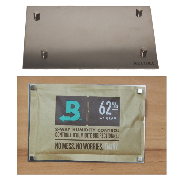 Artikelbild 1 des Artikels “Necuma Halterung für 2 Wegebefeuchter + 1 Stück Boveda 62% 67 Gramm “