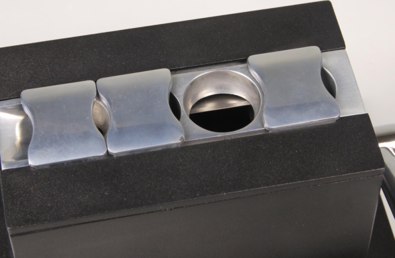 Artikelbild 2 des Artikels “Tischzigarrencutter mit 4 Klingen auch für Torpedo-Format “